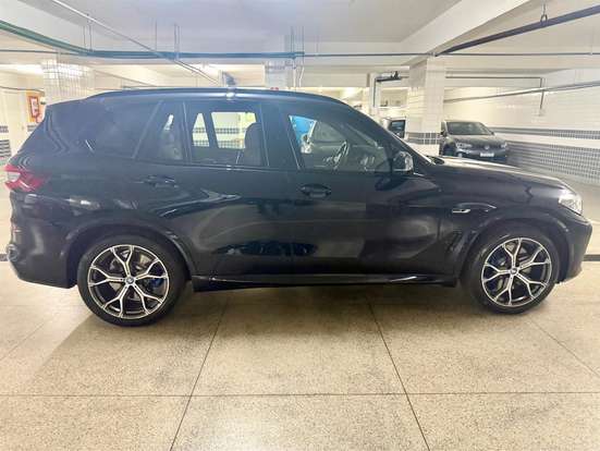 BMW-X5-2022