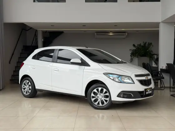 CHEVROLET ONIX 1.4 MPFI LT 8V FLEX 4P MANUAL CHEVROLET ONIX 1.4 MPFI LT 8V FLEX 4P MANUAL