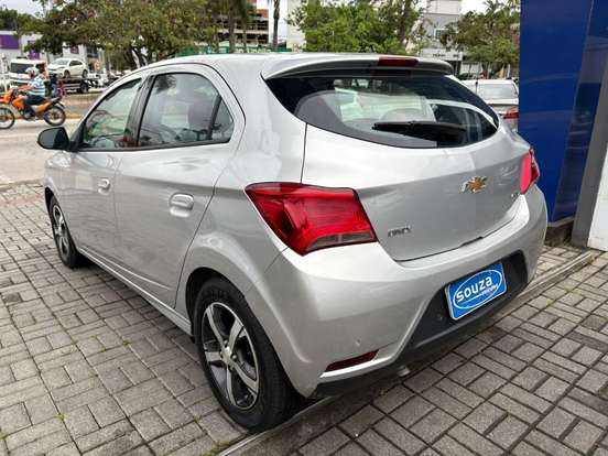 CHEVROLET-ONIX-2018
