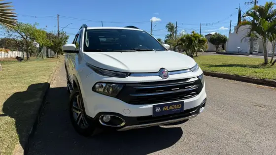 FIAT TORO 2.0 16V TURBO DIESEL FREEDOM 4WD AT9 FIAT TORO 2.0 16V TURBO DIESEL FREEDOM 4WD AT9