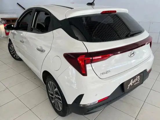 HYUNDAI-HB20-2023