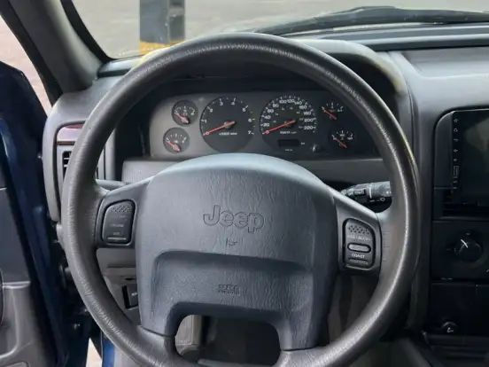 JEEP-GRAND CHEROKEE-4.0 LAREDO 4X4 6I 12V GASOLINA 4P AUTOMÁTICO JEEP-GRAND CHEROKEE-2000