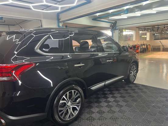 MITSUBISHI-OUTLANDER-2.2 4X4 16V DIESEL 4P AUTOMÁTICO MITSUBISHI-OUTLANDER-2015