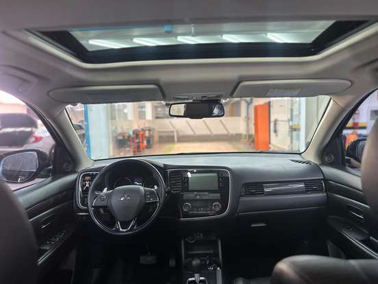 MITSUBISHI-OUTLANDER-2015