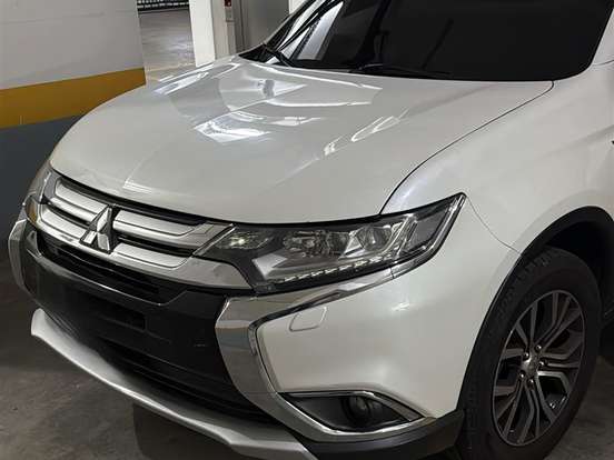 MITSUBISHI-OUTLANDER-3.0 GT 4X4 V6 24V GASOLINA 4P AUTOMÁTICO MITSUBISHI-OUTLANDER-2017