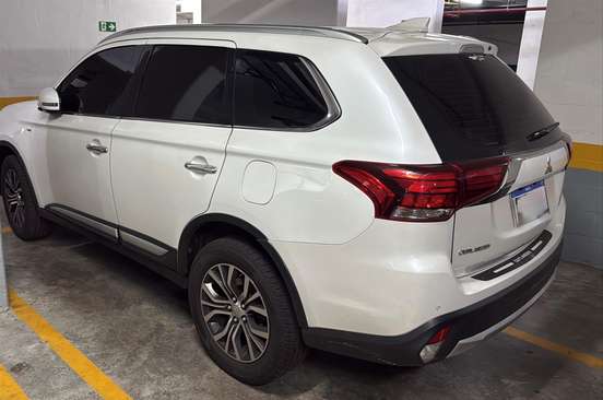 MITSUBISHI-OUTLANDER-2017