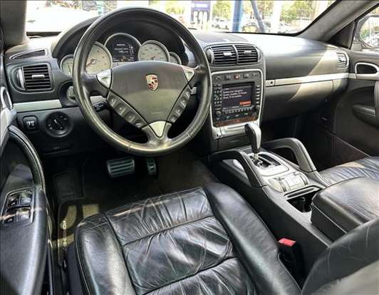 PORSCHE-CAYENNE-2008