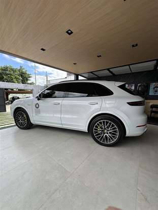 PORSCHE-CAYENNE-2020
