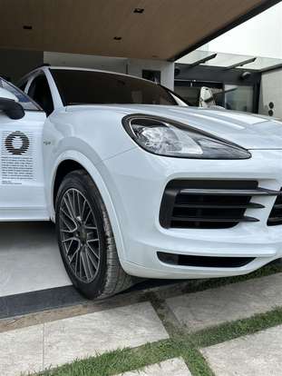 PORSCHE-CAYENNE-2020