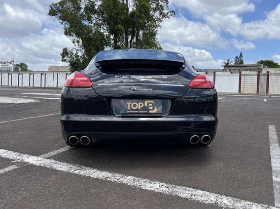 PORSCHE-PANAMERA-2011