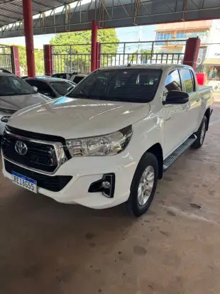TOYOTA-HILUX-2020