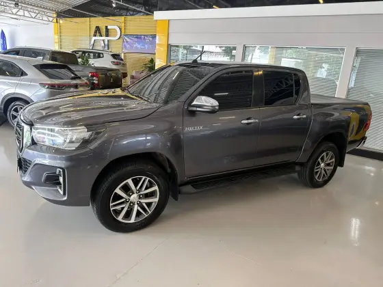 TOYOTA HILUX 2.8 SRV 4X4 CD 16V DIESEL 4P AUTOMÁTICO TOYOTA HILUX 2.8 SRV 4X4 CD 16V DIESEL 4P AUTOMÁTICO