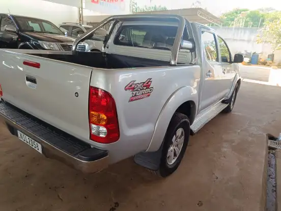 TOYOTA-HILUX-2009