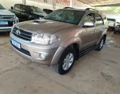 TOYOTA HILUX SW4 3.0 SRV 4X4 7 LUGARES 16V TURBO INTERCOOLER DIESEL 4P AUTOMÁTICO TOYOTA HILUX SW4 3.0 SRV 4X4 7 LUGARES 16V TURBO INTERCOOLER DIESEL 4P AUTOMÁTICO