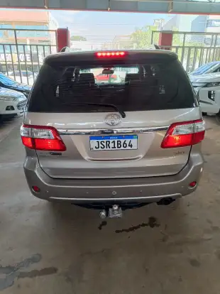 TOYOTA-HILUX SW4-2009