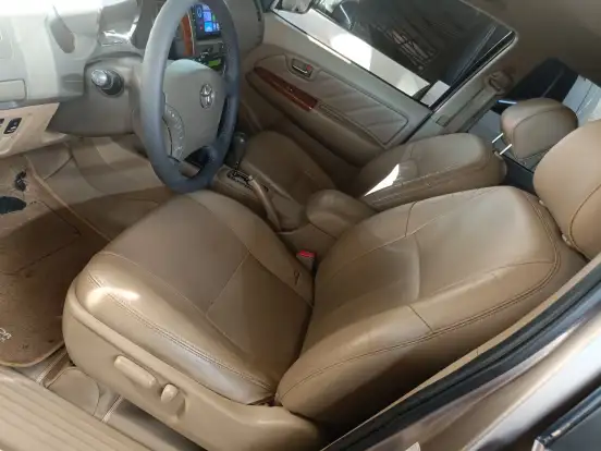 TOYOTA-HILUX SW4-2009