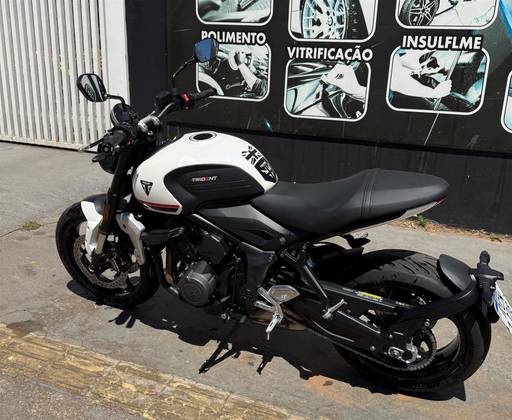 TRIUMPH TRIDENT 660 