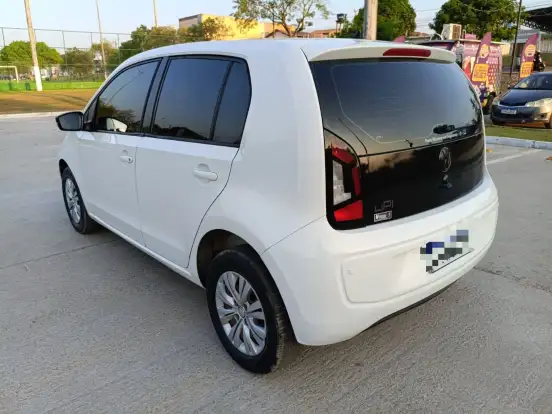 VOLKSWAGEN-UP-2014