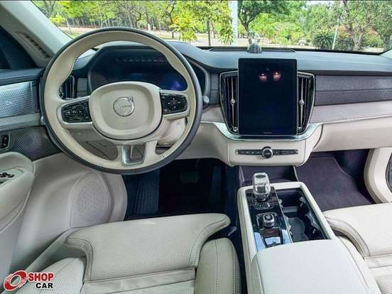 VOLVO-XC90-2025