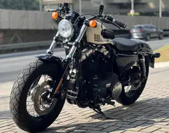 HARLEY-DAVIDSON SPORTSTER FORTY-EIGHT HARLEY-DAVIDSON SPORTSTER FORTY-EIGHT