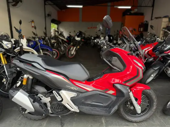 HONDA ADV 