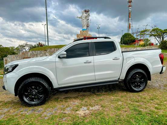 NISSAN-FRONTIER-2024