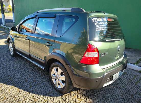 NISSAN-LIVINA-2013
