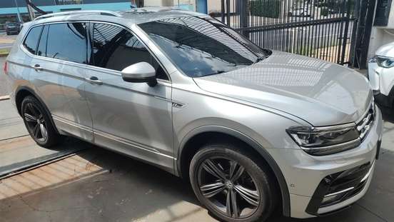VOLKSWAGEN-TIGUAN-2021