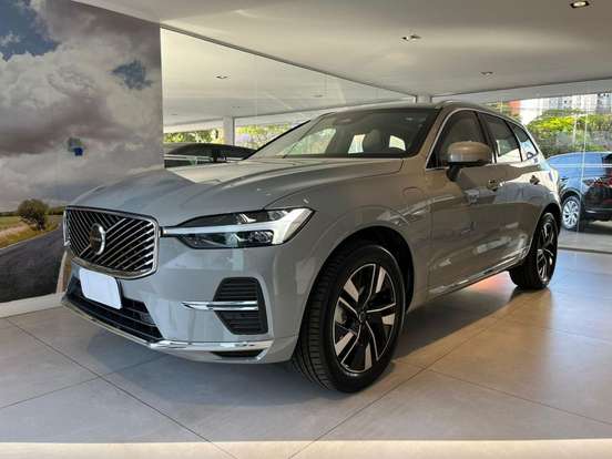 VOLVO-XC60-2025