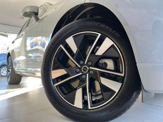 VOLVO-XC60-2.0 T8 PHEV PLUS AWD GEARTRONIC VOLVO-XC60-2025