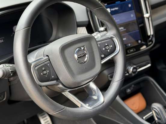 VOLVO-XC40-P8 RECHARGE ELECTRIC BEV PURE AWD VOLVO-XC40-2021