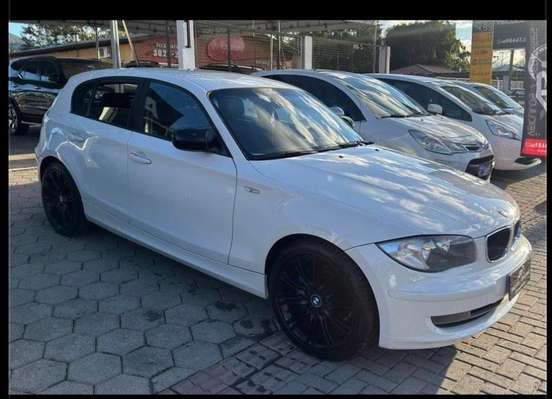 BMW-118i-2010