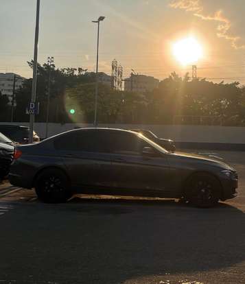 BMW-328i-2012