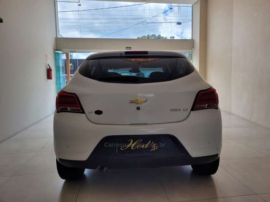CHEVROLET-ONIX-2017