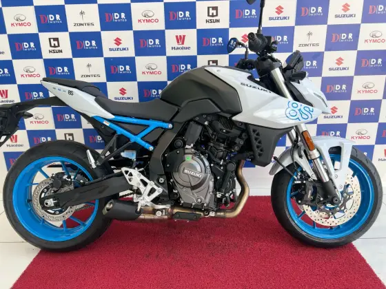 SUZUKI GSX-8S 