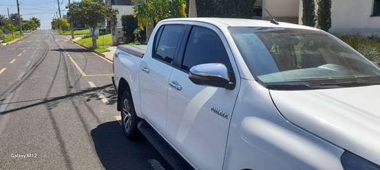 TOYOTA-HILUX-2019