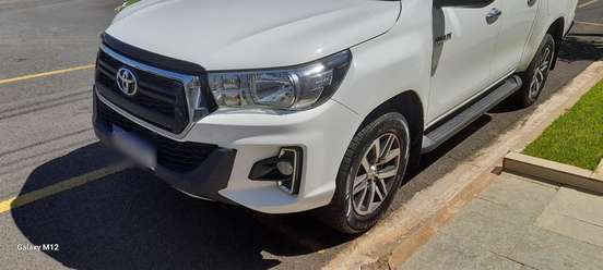 TOYOTA-HILUX-2019