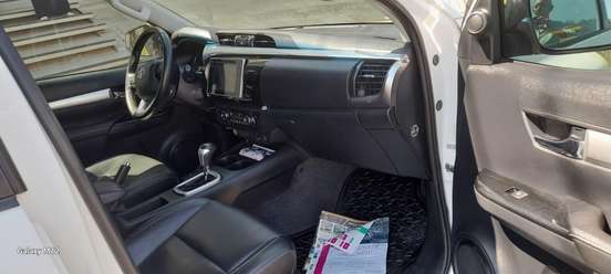 TOYOTA-HILUX-2019