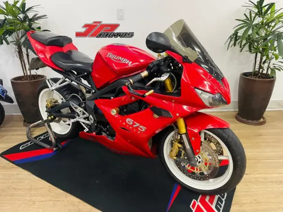 TRIUMPH DAYTONA 675 TRIUMPH DAYTONA 675