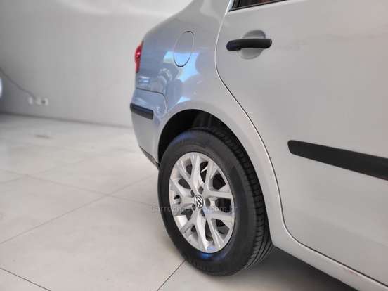 VOLKSWAGEN-POLO SEDAN-2007