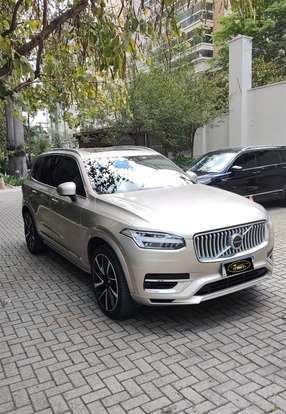 VOLVO-XC90-2022
