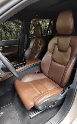 VOLVO-XC90-2022