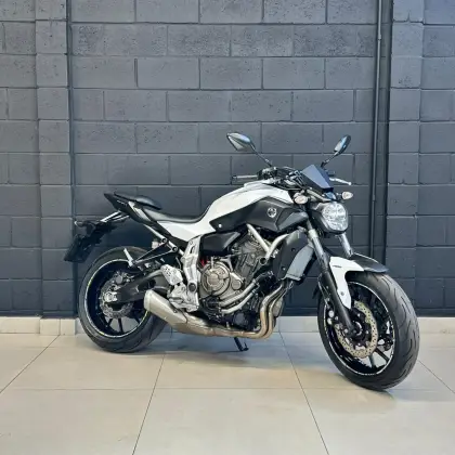 YAMAHA MT-07 YAMAHA MT-07