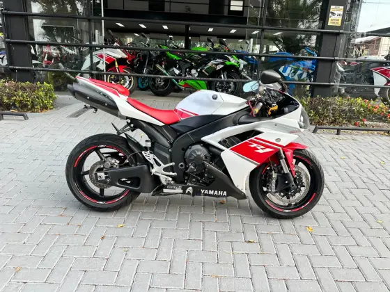 YAMAHA YZF R1 
