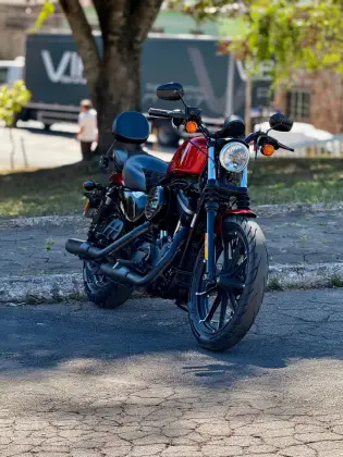 HARLEY-DAVIDSON SPORTSTER IRON 883 