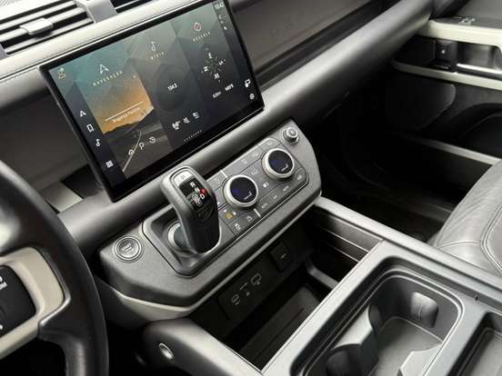 LAND ROVER-DEFENDER-2022