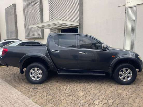 MITSUBISHI-L200 TRITON-3.2 HPE 4X4 CD 16V TURBO INTERCOOLER DIESEL 4P AUTOMÁTICO MITSUBISHI-L200 TRITON-2010