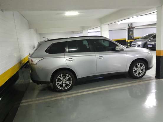MITSUBISHI-OUTLANDER-2013