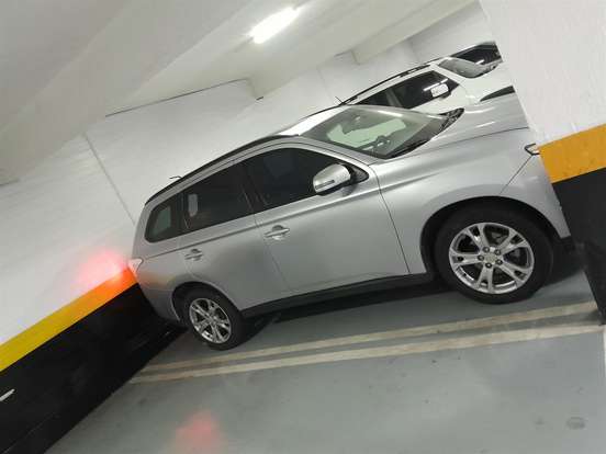 MITSUBISHI-OUTLANDER-2013