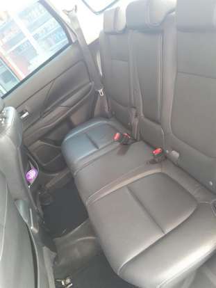 MITSUBISHI-OUTLANDER-2013